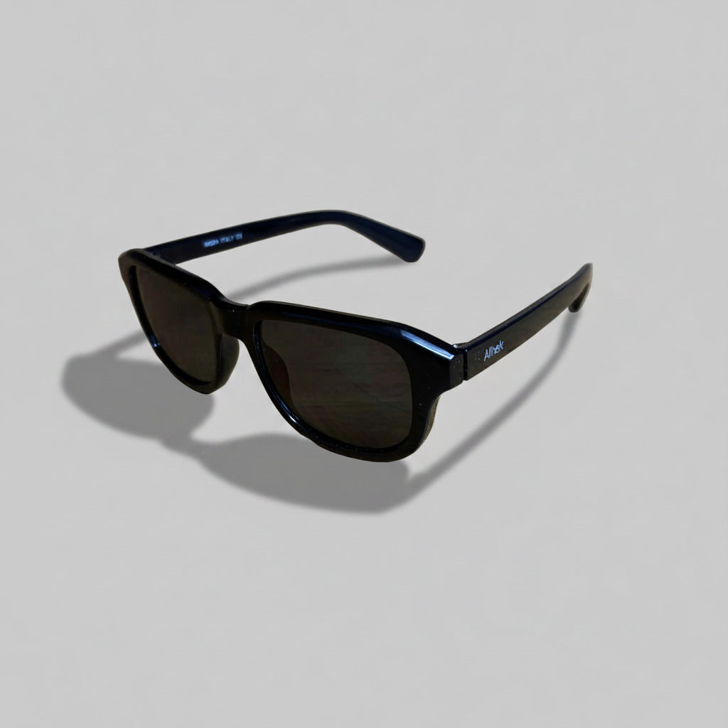 Prism Black